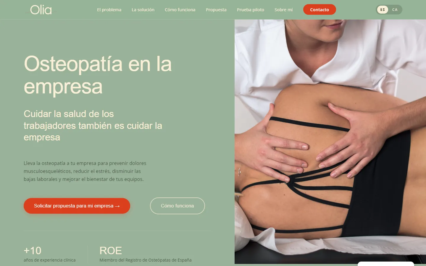 Portada de la web de Olia: osteopatía en la empresa, fondo verde salvia